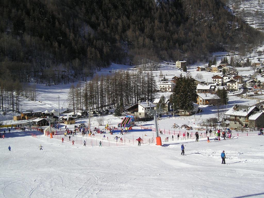 Mont Gele Hotel Ollomont Exterior photo