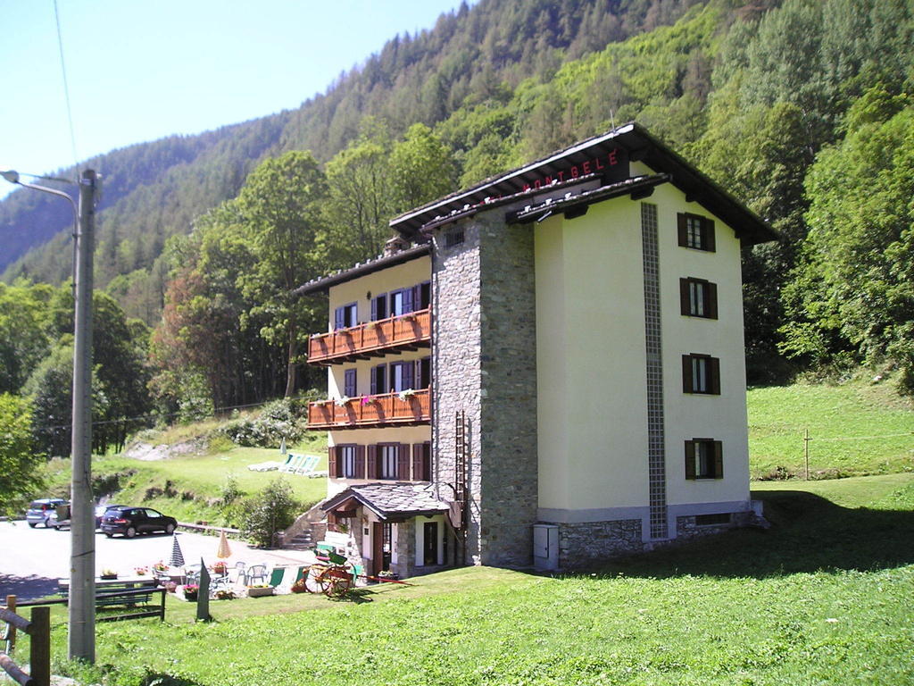Mont Gele Hotel Ollomont Exterior photo