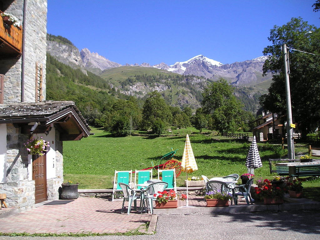 Mont Gele Hotel Ollomont Exterior photo