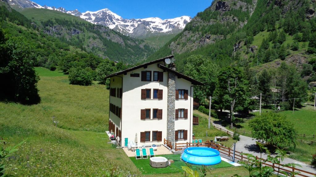 Mont Gele Hotel Ollomont Exterior photo